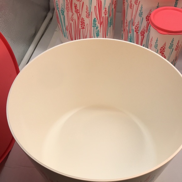 Tupperware  Set of 8  One touch Canister ,1 Jumbo  Jug & (4) Tumbler - Picture 12 of 16